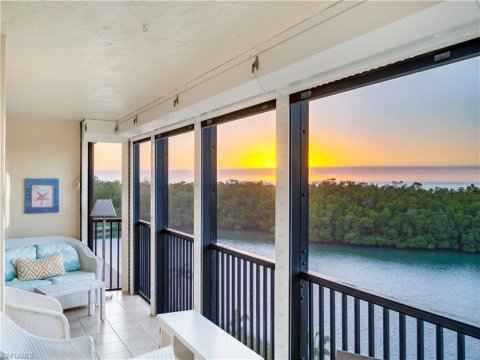 Vanderbilt Beach Real Estate