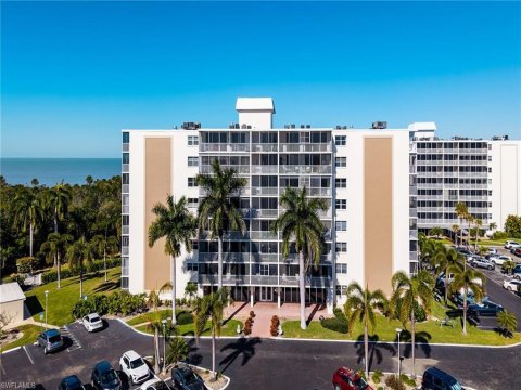 Vanderbilt Beach Real Estate