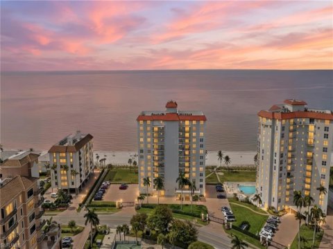 Vanderbilt Beach Real Estate