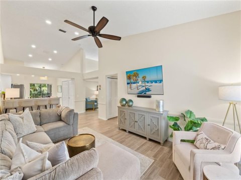 Vanderbilt Lakes Bonita Springs Florida Condos for Sale
