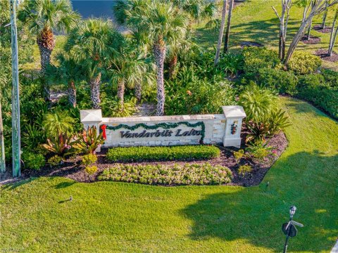 Vanderbilt Lakes Bonita Springs Florida Condos for Sale