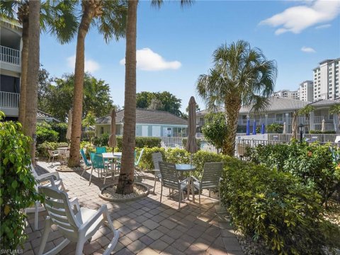 Vanderbilt Villas Naples Real Estate