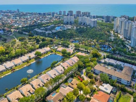 Vanderbilt Villas Naples Real Estate