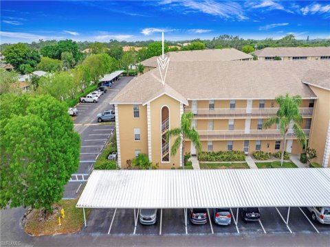 Victoria Lakes Naples Florida Condos for Sale