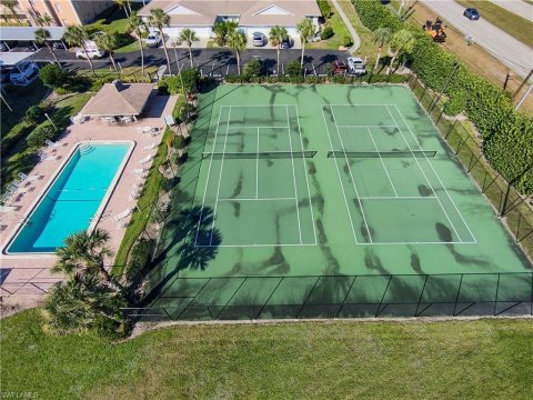 Victoria Lakes Naples Real Estate