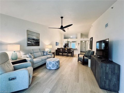 Victoria Lakes Naples Real Estate