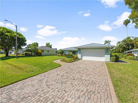 Victoria Park Naples Florida Real Estate