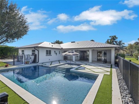 Victoria Park Naples Florida Real Estate