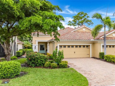 Villa Palmeras Estero Florida Homes for Sale