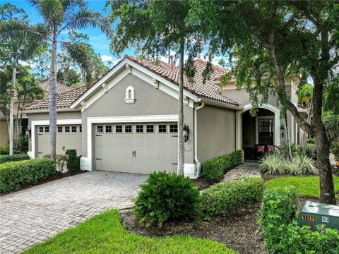 Villa Palmeras Estero Florida Real Estate