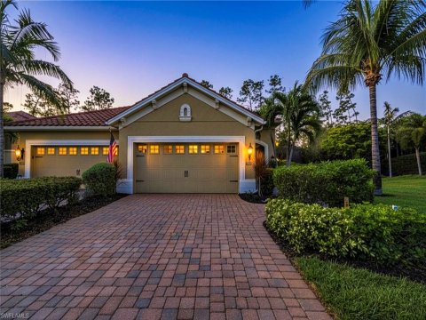 Villa Palmeras Estero Florida Real Estate