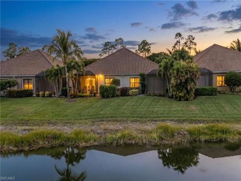 Villa Palmeras Estero Real Estate