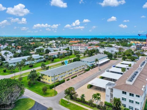 Village Green Naples Florida Condos for Sale