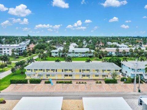 Village Green Naples Florida Condos for Sale