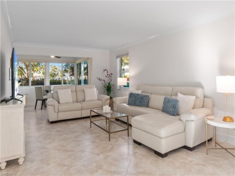 Village Green Naples Florida Condos for Sale