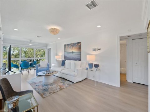 Village Green Naples Florida Condos for Sale