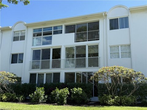 Village Green Naples Florida Real Estate