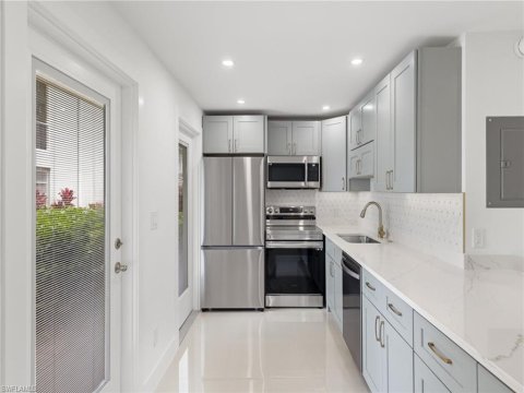 Village Green Naples Real Estate