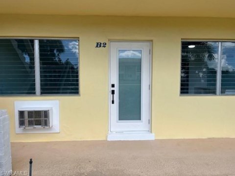 Village Green Naples Real Estate