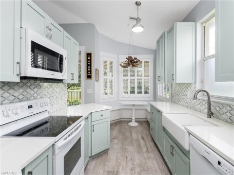 Vineyards Naples Florida Condos for Sale