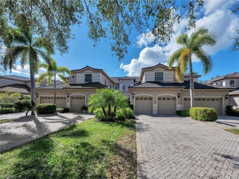 Vineyards Naples Florida Condos for Sale