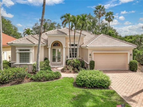 Vineyards Naples Real Estate