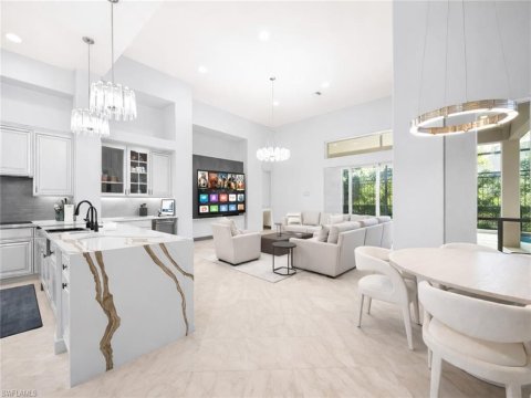 Vineyards Naples Real Estate