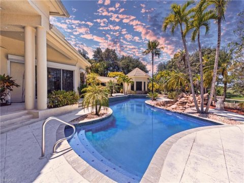 Vineyards Naples Real Estate