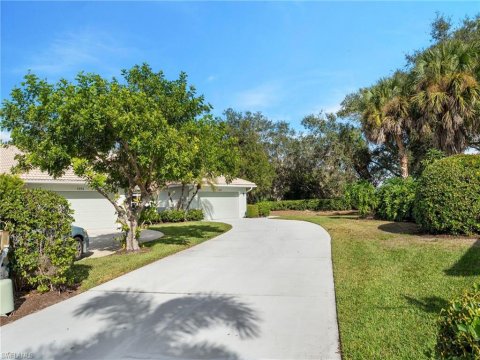 Walden Oaks Naples Florida Condos for Sale