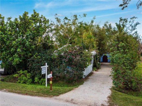 Whispering Pines Naples Florida Real Estate