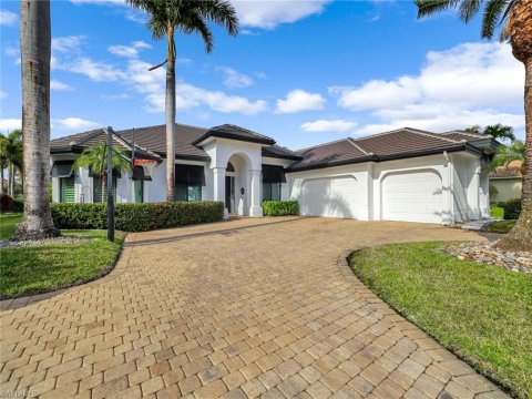 Wilshire Lakes Naples Florida Real Estate