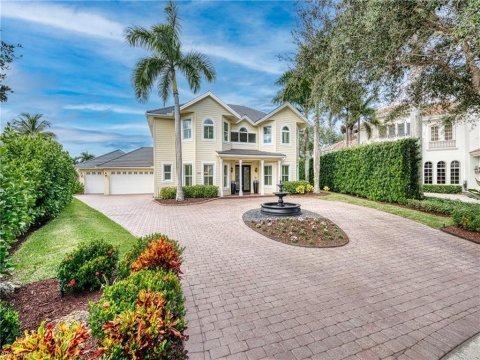 Wilshire Lakes Naples Real Estate