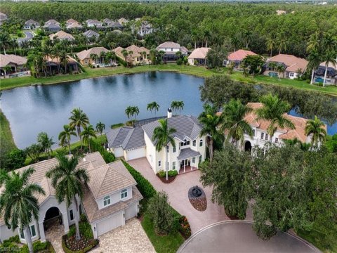 Wilshire Lakes Naples Real Estate