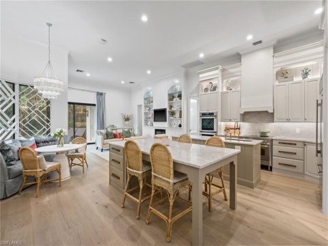 Wilshire Lakes Naples Real Estate
