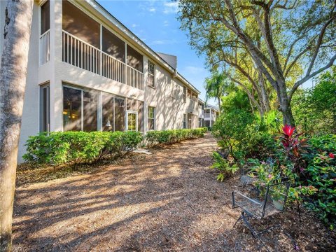 Wilshire Lakes Real Estate